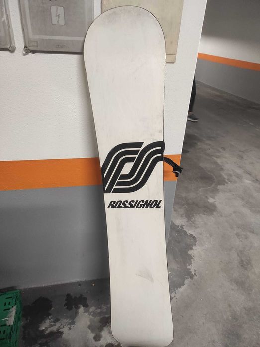 Duas Pranchas de snowboard neve