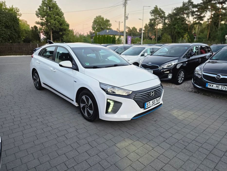 Hyundai IONIQ 1.6 benzyna hybrid 141 km idealna Niemiecka