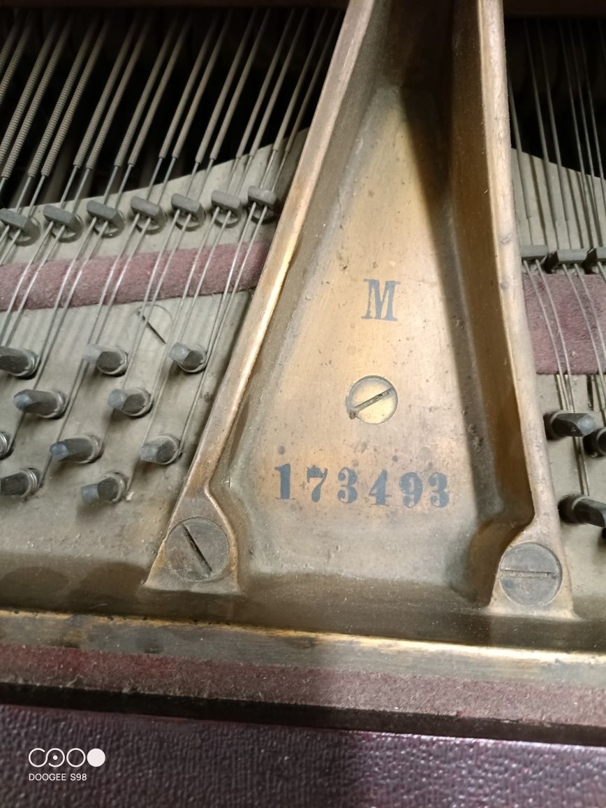 Steinway&sons mod."M"