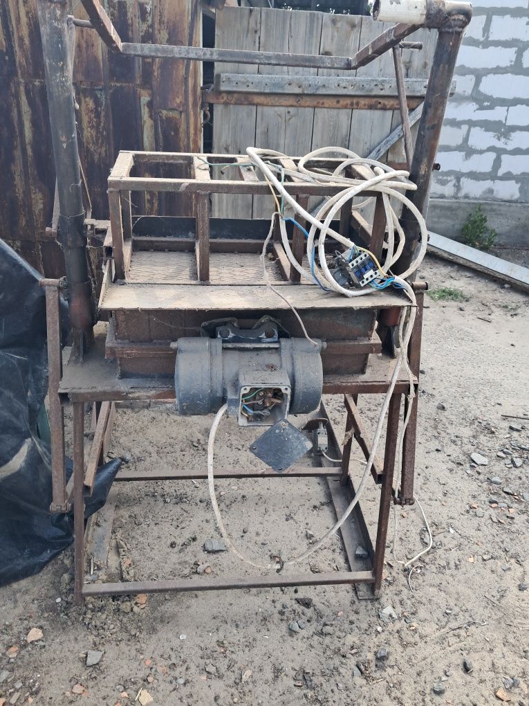 Станки для шлакоблоків