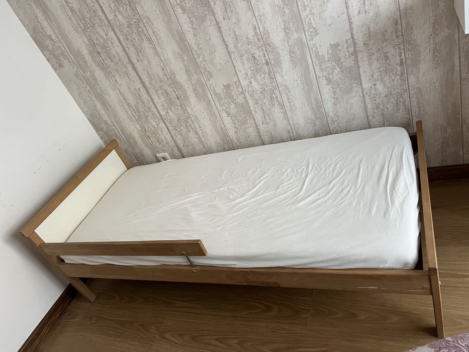 Cama Ikea criança (sniglar) com colchão