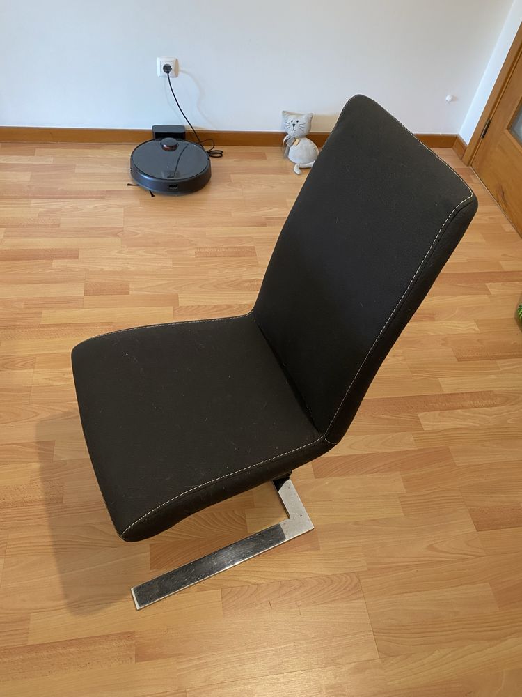 Mesa de jantar e 6 cadeiras