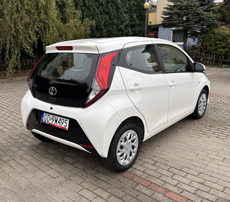 TOYOTA AYGO X-PLAY CARPlayApple Android automat kamera 2018 super stan
