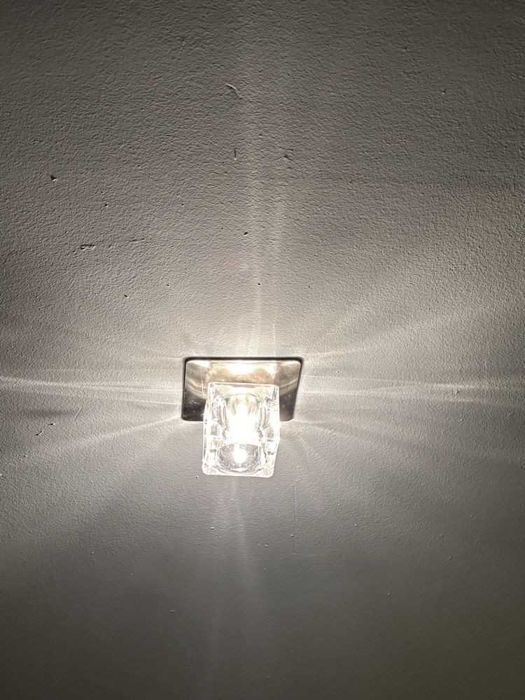 Halogen z krysztalowym kloszem