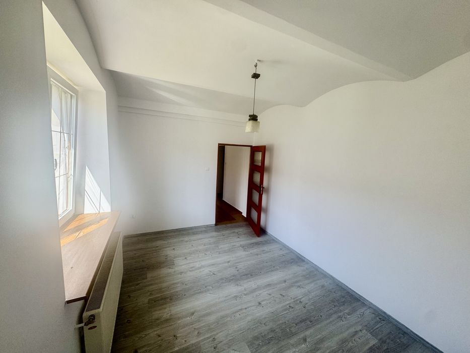 Na Sprzedaż Przestronny Dom 175m2 + 60 Arów Działka