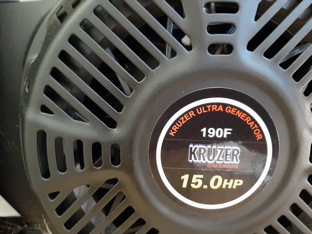 Генератор KRUZER TH 8000 ЕE трифазний, бензиновий