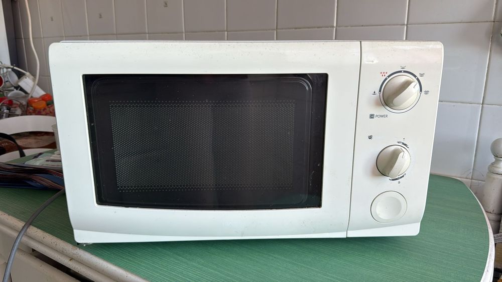 Microondas usado a funcionar muito bem
