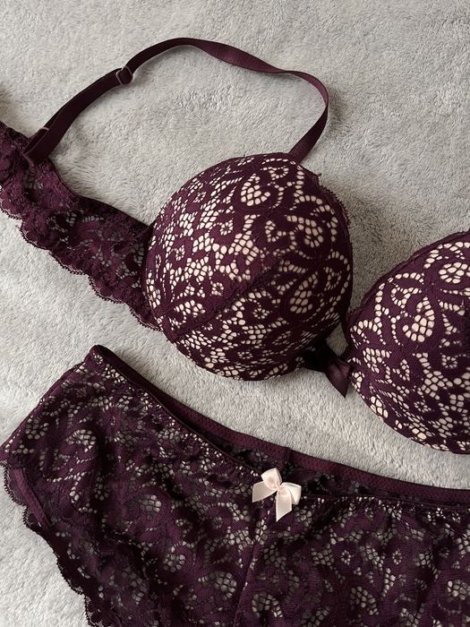 Кружевний набір трусики і бюстгальтер