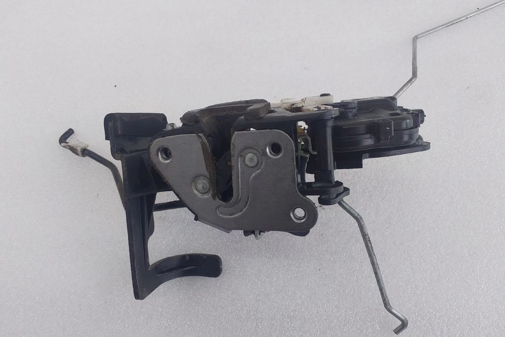 Fechadura / fecho porta frente esquerdo DACIA Spring