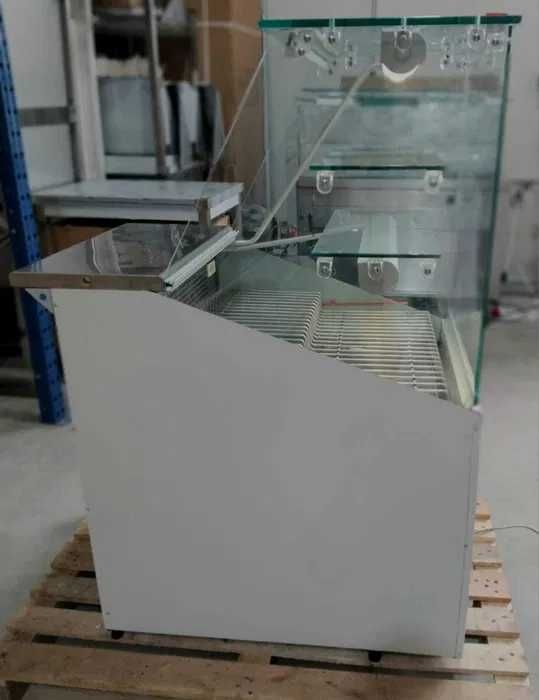 Vitrine refrigerada com 2 prateleiras em vidro - SEMI-NOVA