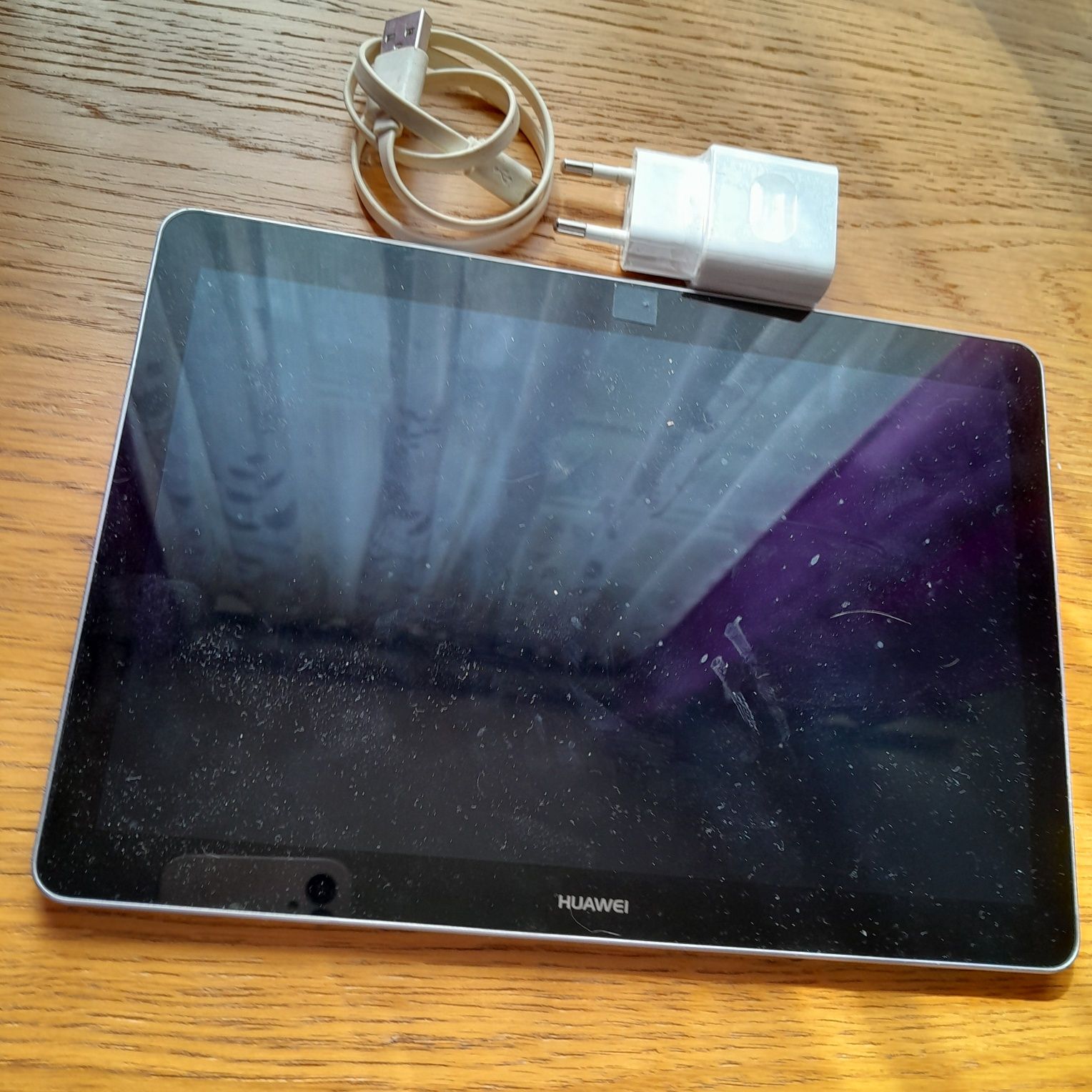 TABLET HUAWEI T3 10 ,orginalnie zapakowany i wyposażony.