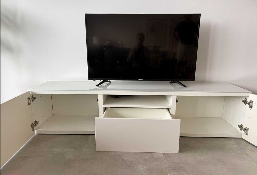 Móvel para TV e Arrumação