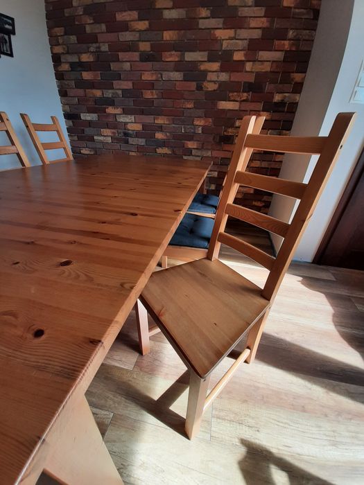Stół z litego drewna sosnowego + 6 krzeseł