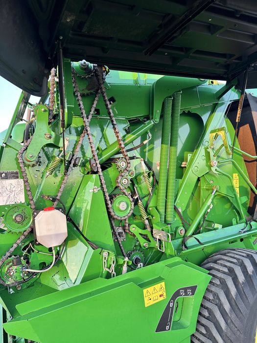 Prasa belująca John Deere 990P  kurtyna z wyrzutem