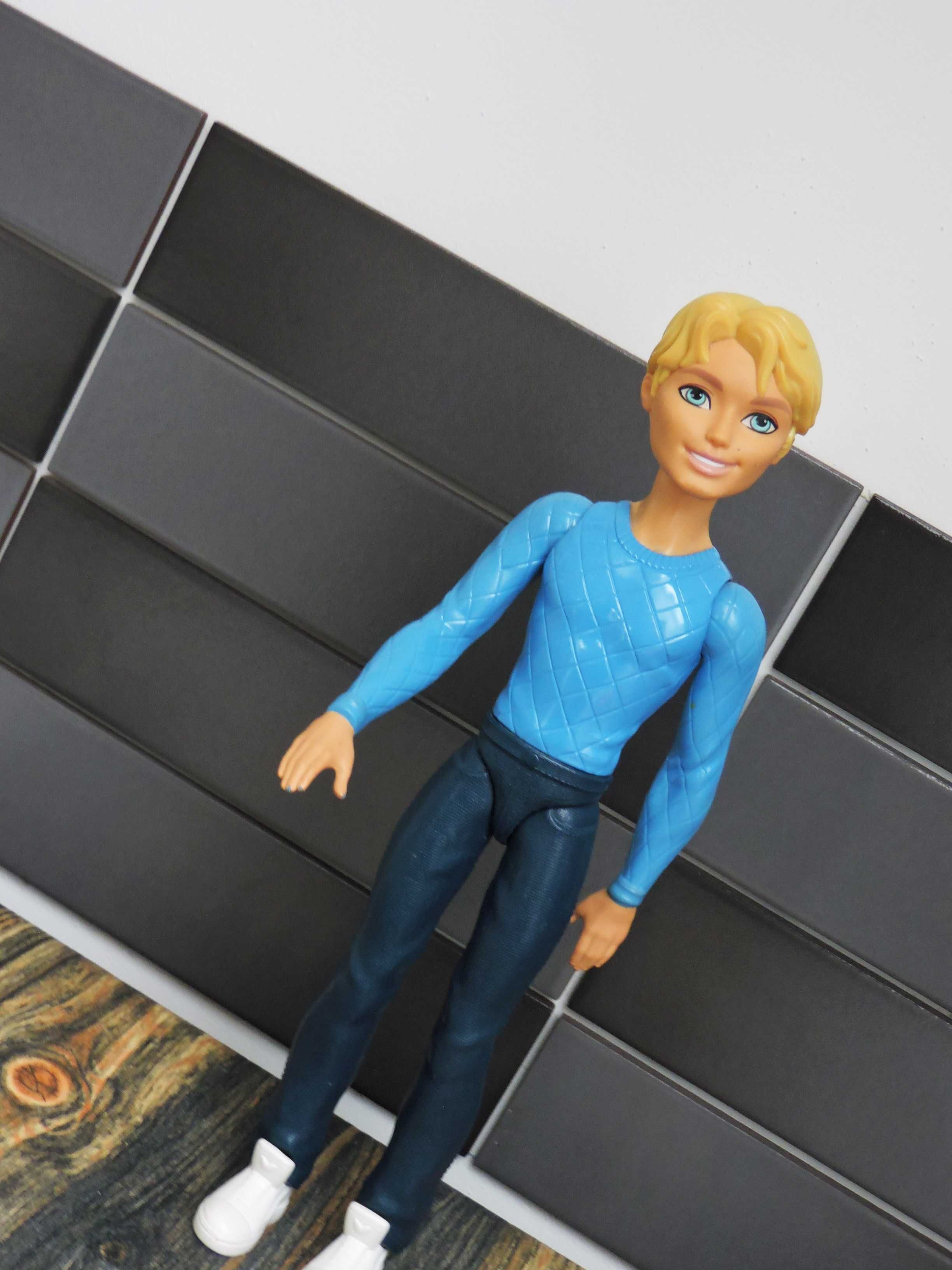 Mattel Oryginalna lalaka Ken ruchomy