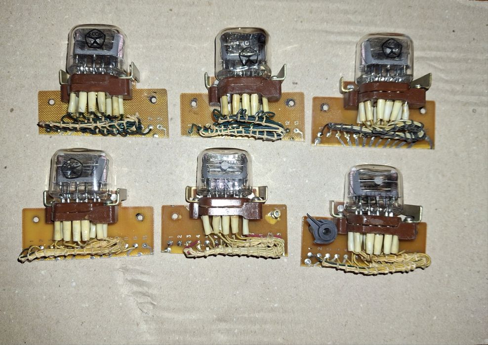 Лампа ИН-12 А з гніздом