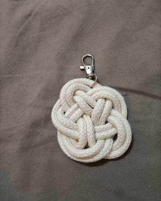 Porta chaves em macramé, fio de algodão, náutico. Trabalho artesanal.