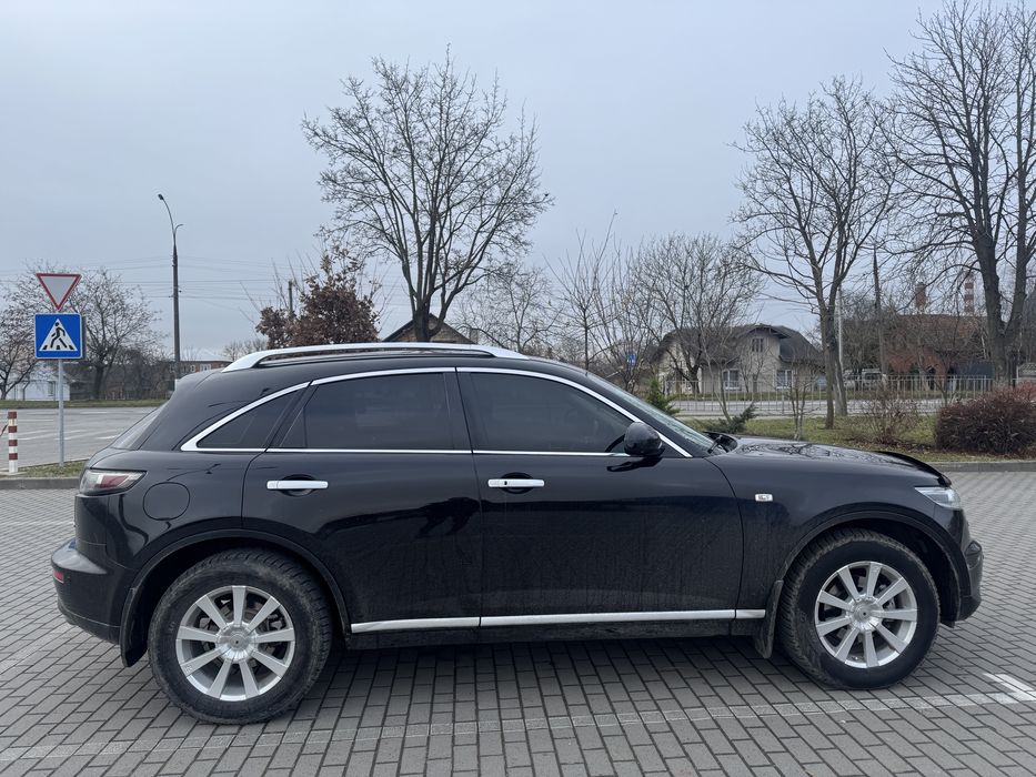 Продам infiniti fx35