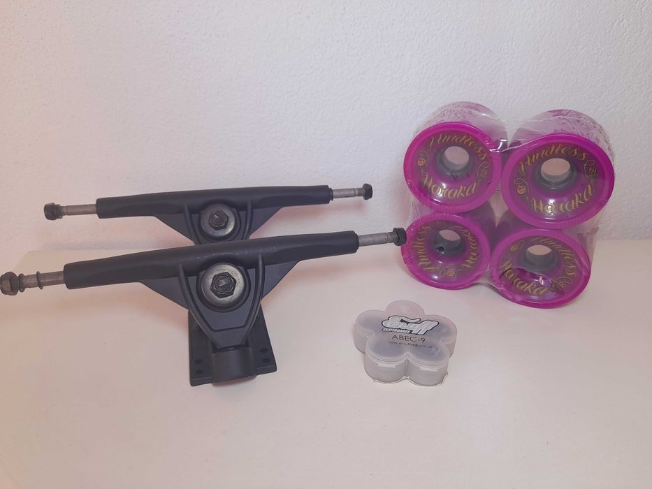 Kit Skate: Trucks Pretos + Rodas Hawk 69mm Roxas + Rolamentos ABEC-9!