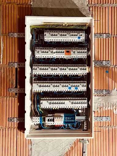 Elektryk - profesjonalne usługi elektryczne Kraków i okolice.