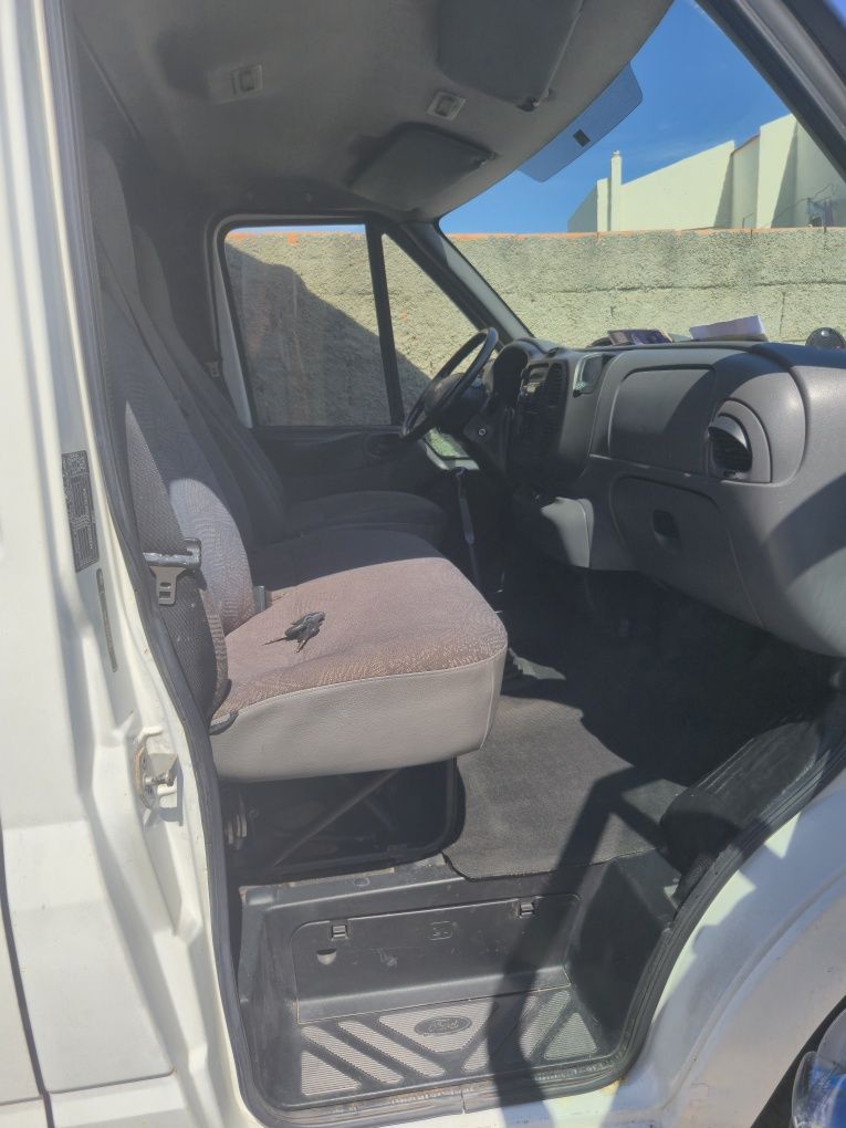 Ford transit... carro muinto boa