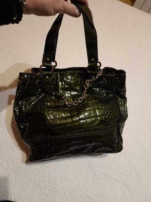 Mala em Pele Envernizada - Nova AREZZO