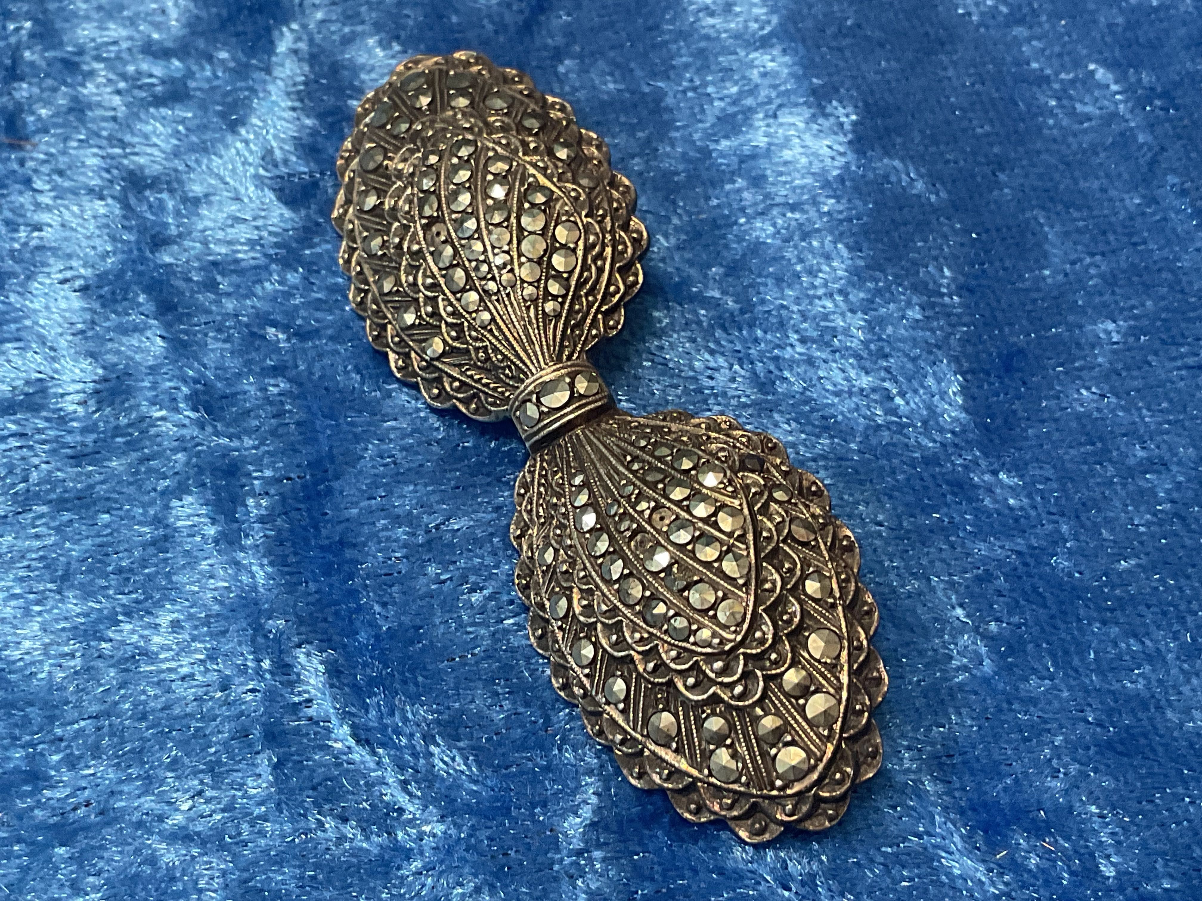Broche prata inglês peça vintage art deco 6 cm