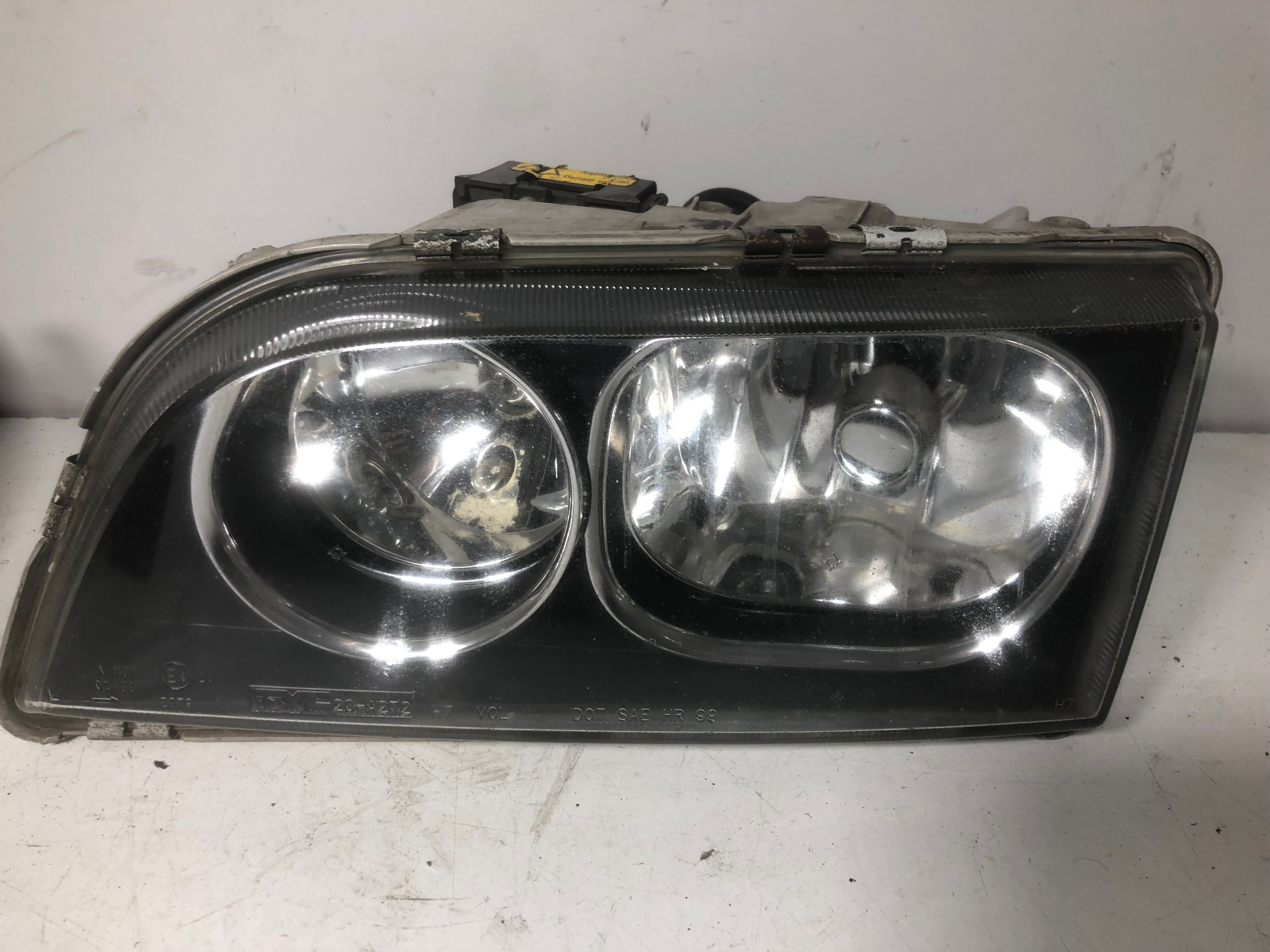 Komplet reflektorów lamp przód Volvo S40 V40 I 1 00-04 Lift xenon euro
