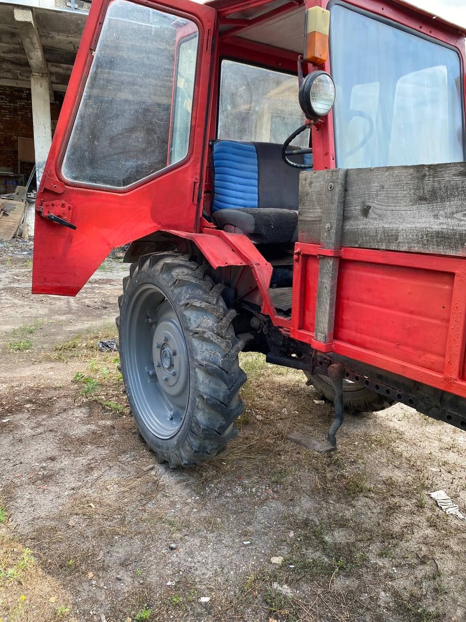 Продам трактор Т16 попрошайка