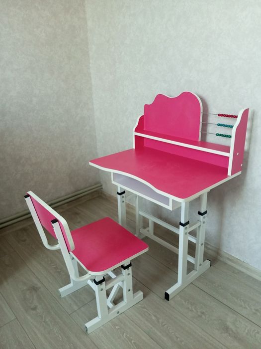 Парта дитяча для дівчинки