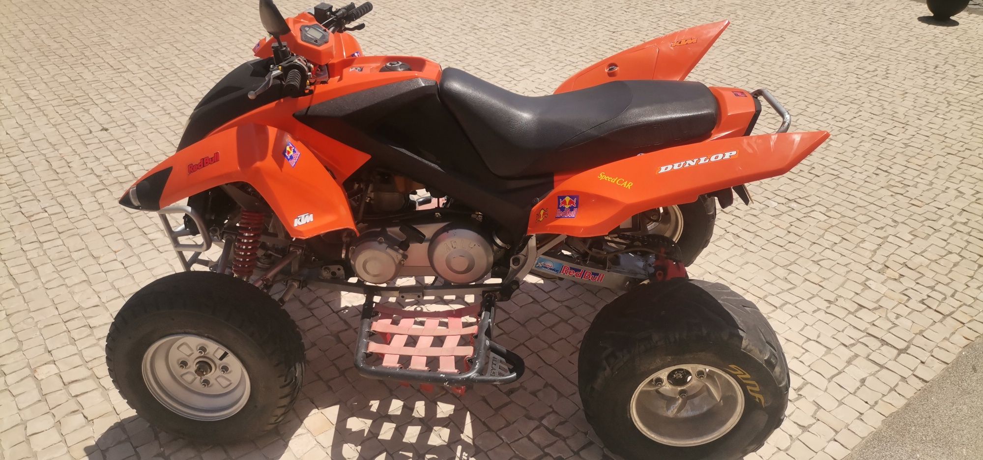 Moto 4 Adly 320s em estado irrepreensível