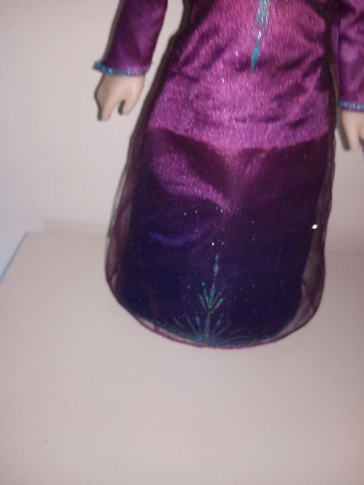 Brinquedo interativo:  Elsa Musical Frozen 2