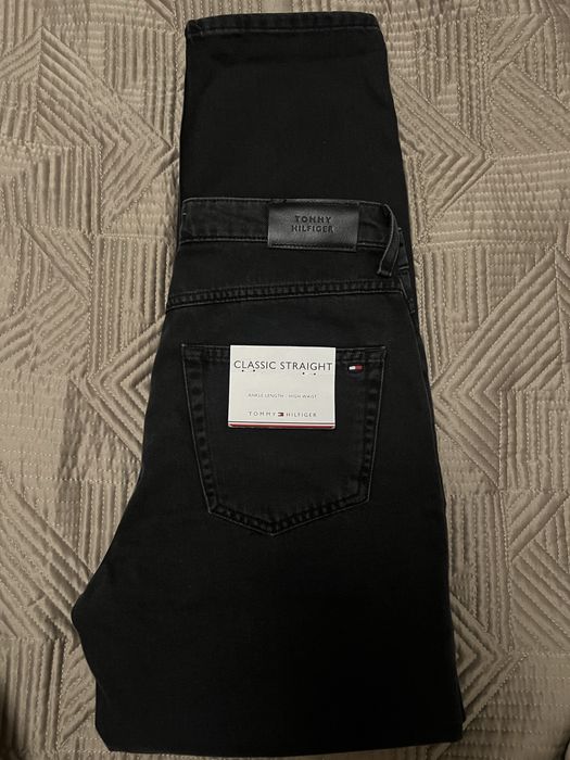 Джинсы Томми