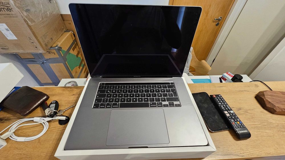 Macbook Pro 16 512 Gb uszkodzony