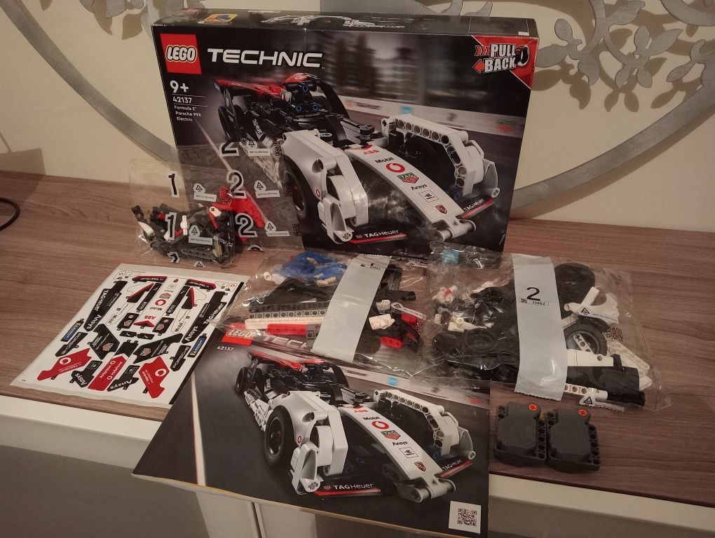 Lego Technic Porsche Formula E