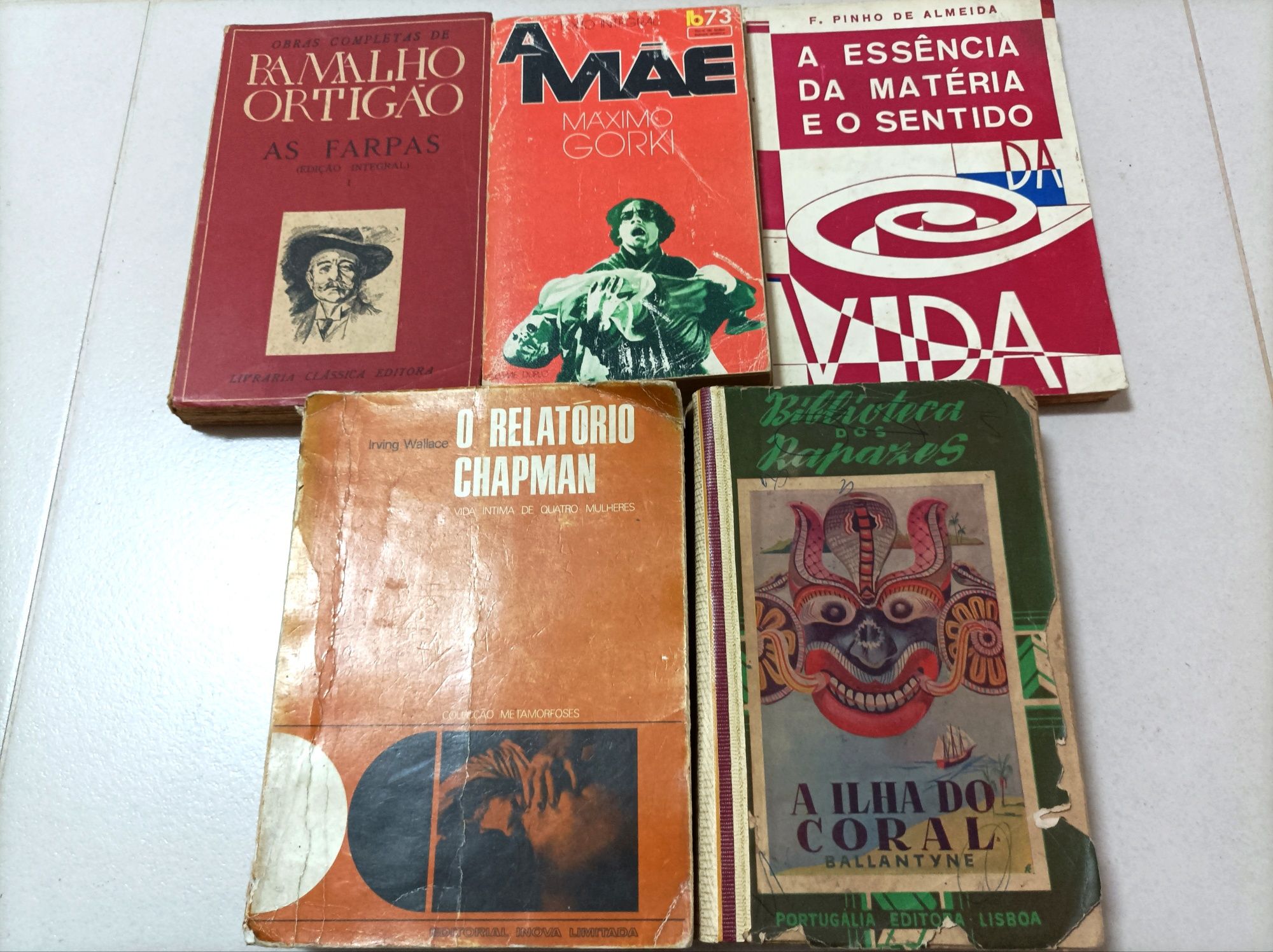 Livros muito antigos de autores internacionais (Vintage)