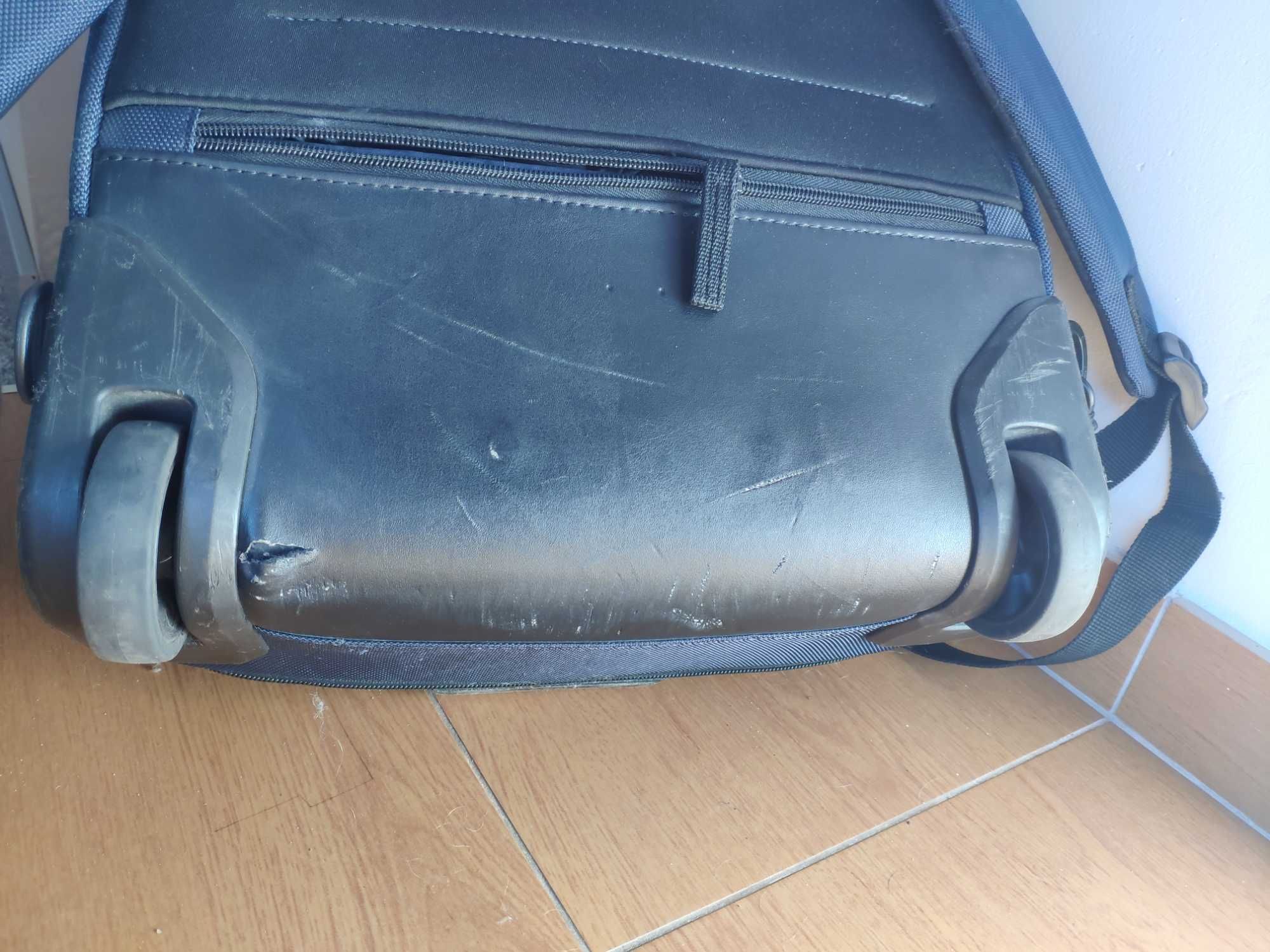 Plecak Samsonite na laptop na kółkach z wysuwaną rączką