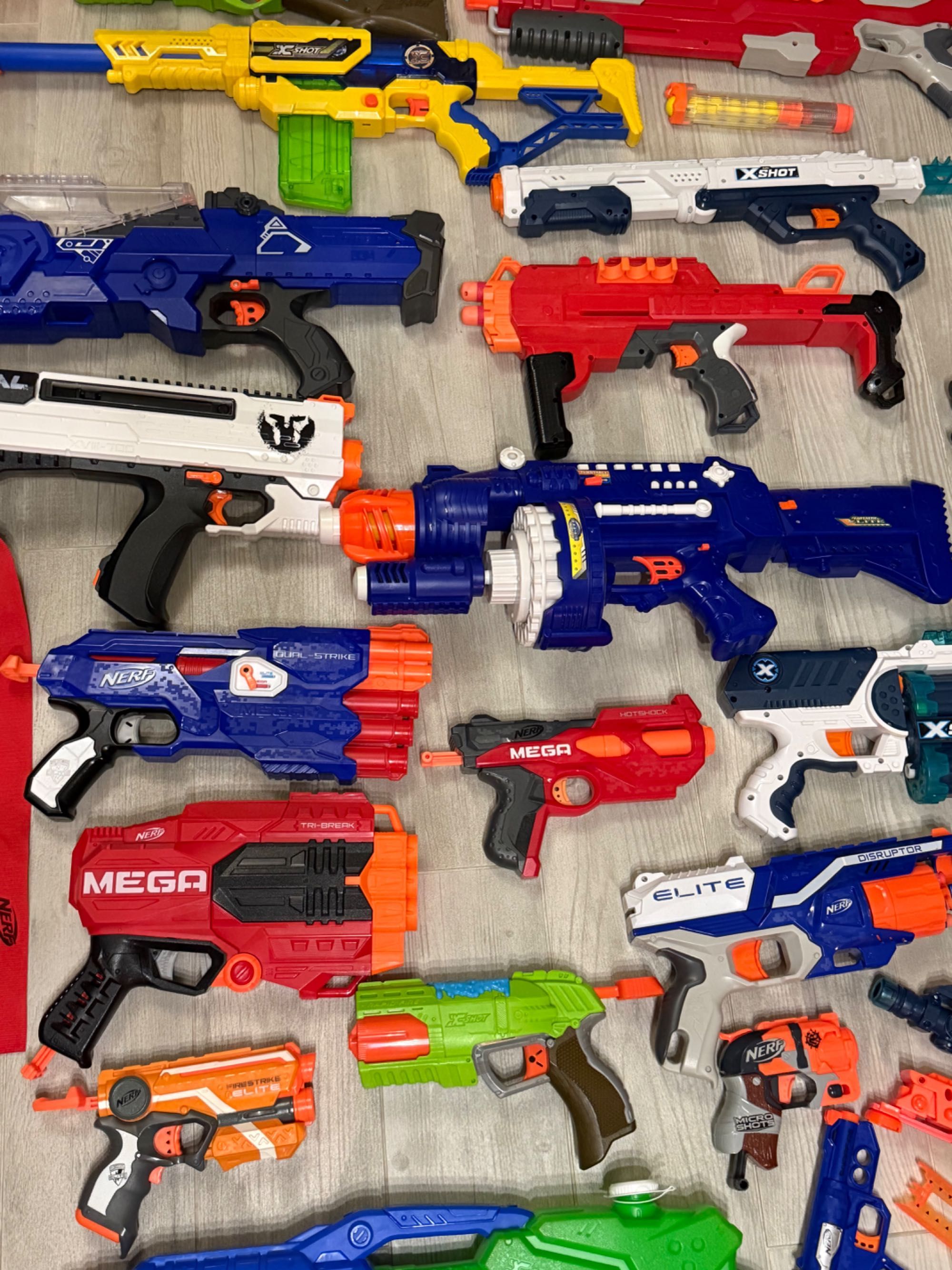 Бластери Nerf Xshot