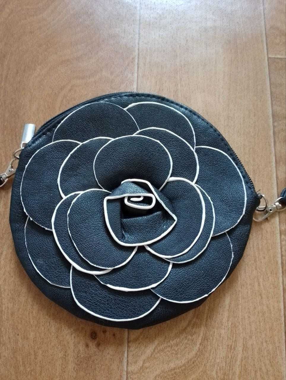 Кошелёк сумка клатч через плечо с огромным цветком чёрная