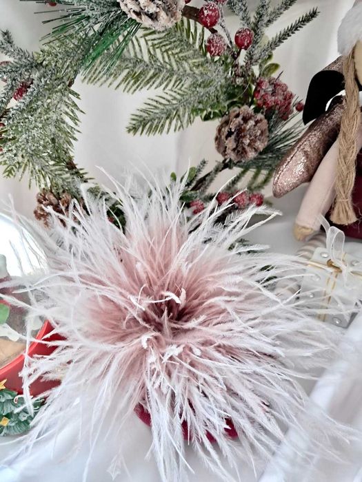 Piękna broszka w kolorze ombre pudrowy róż