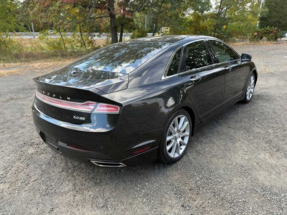 Lincoln MKZ      2015