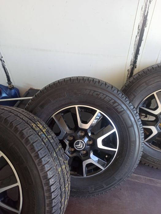 Продам диски з резиною 225 75 16, 5 / 118 СР  MICHELIN 5*118