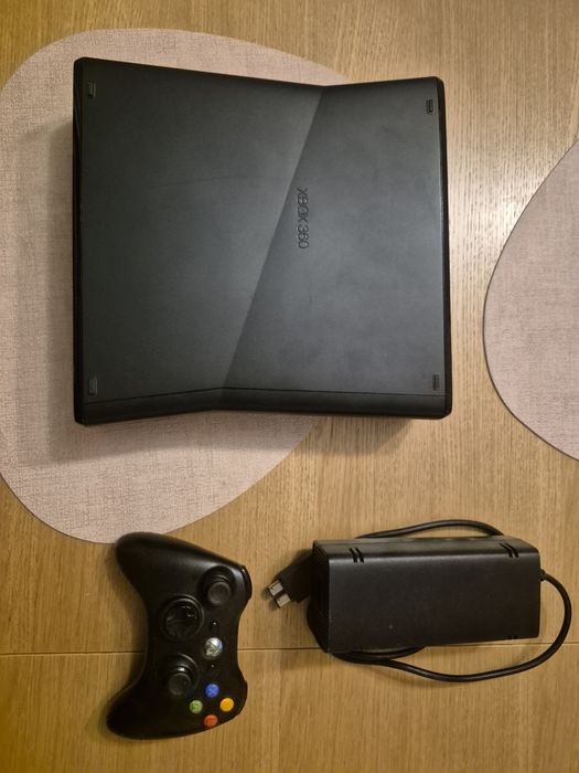 Xbox 360 Slim + Pad