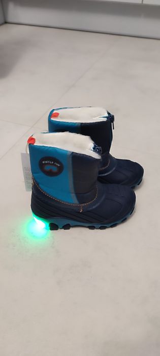 Śniegowce trapery buty zimowe świecące  rozm. 24