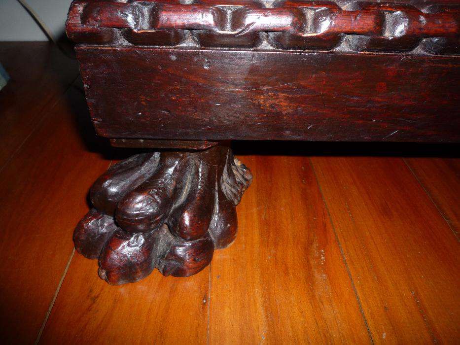 Armário Antigo em Mogno