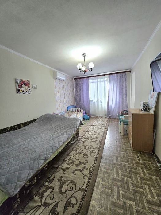 Вигідна ціна! Простора двокімнатна, цегла, ЗАЗ, з бойлером