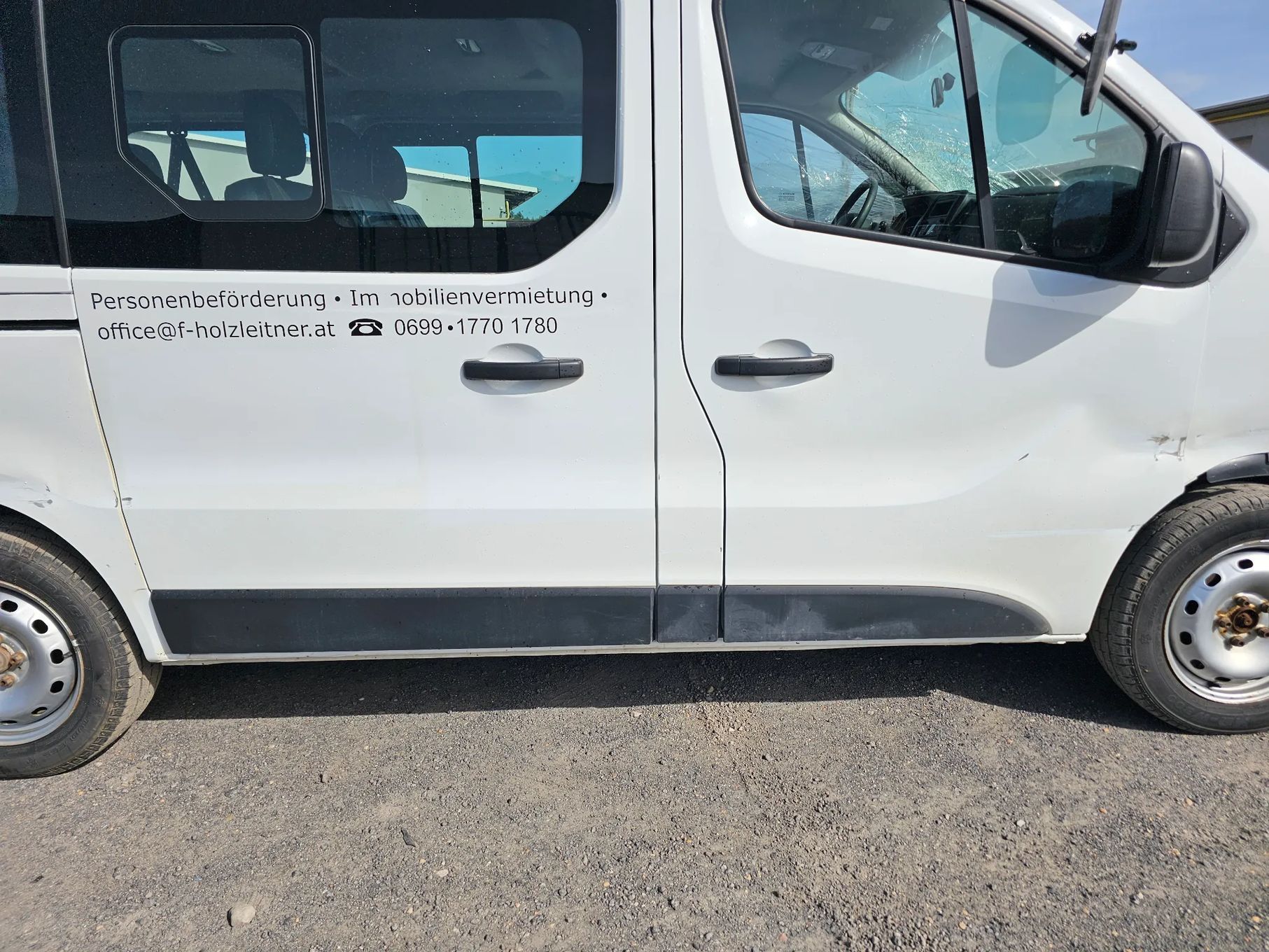 Renault Trafic 9osob, faktura, uszkodzony