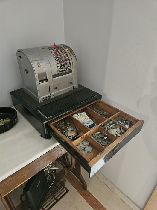 Máquina registadora antiga