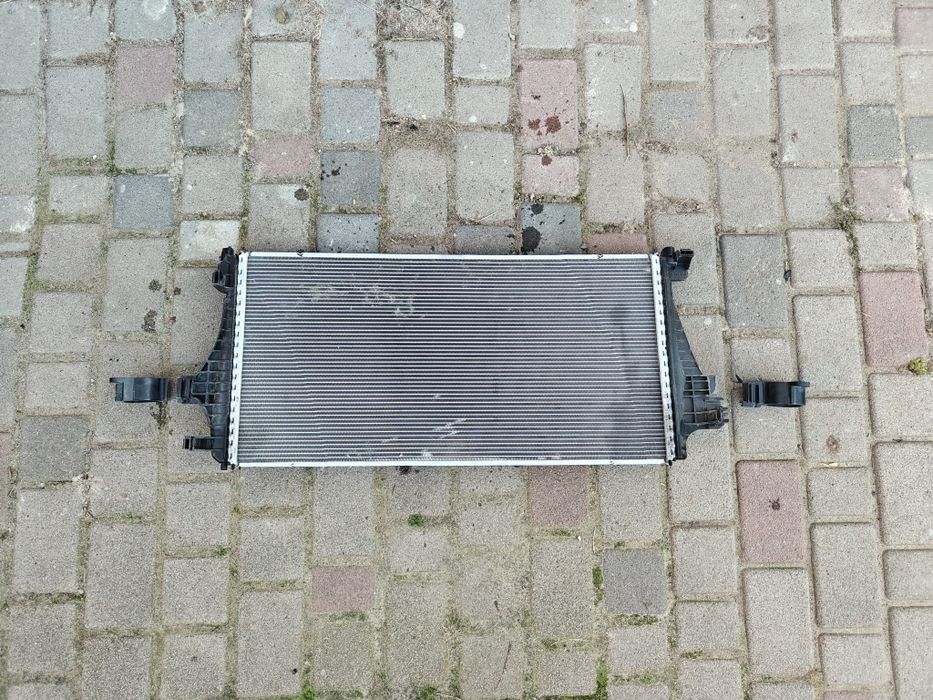 В наявності радіатор Volvo C40 XC40 RECHARGE оригінал