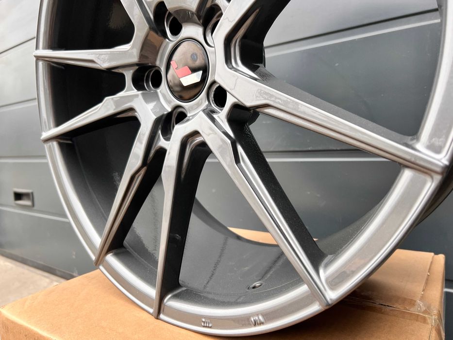 Japan Racing Різноширокі 10j-8.5j R20 5x114.3 JR21 титани литы диски
